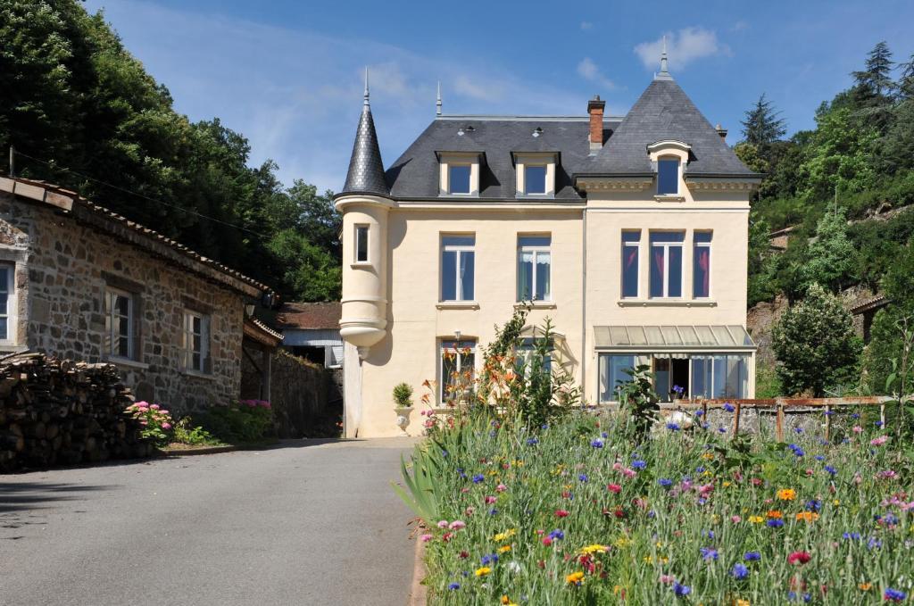 Hotel Le Berthoir Pélussin Exterior foto
